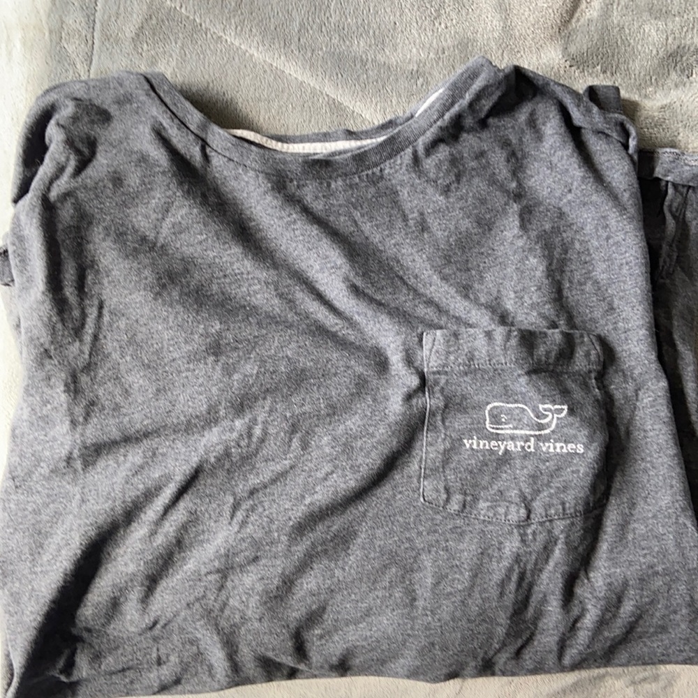 Grey Vinyard Vines long sleeve tee. Gently worn.